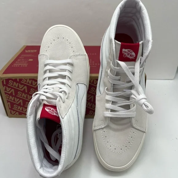 Vans Men’s Sk8-Hi
Secret Lover True White
VN000BW7W00 Sneakers - Picture 13 of 16